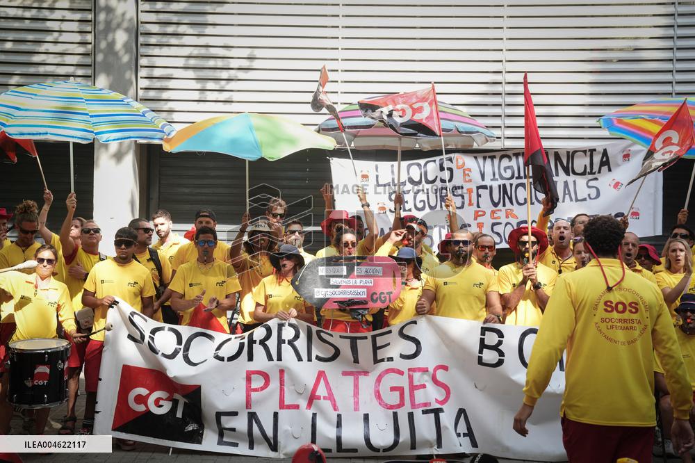 Indefinite Strike of Lifeguards Continues in Barcelona - Spain