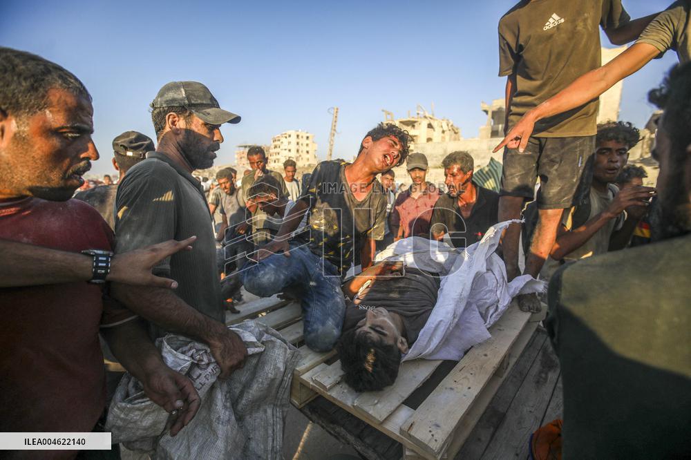 Chaos and Desperation at Gaza Aid Point - Palestine