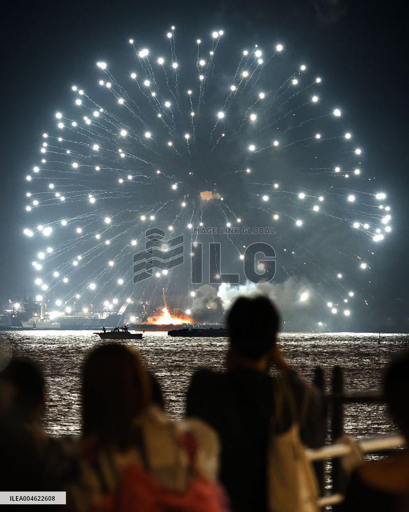 Yokohama fireworks barge fire