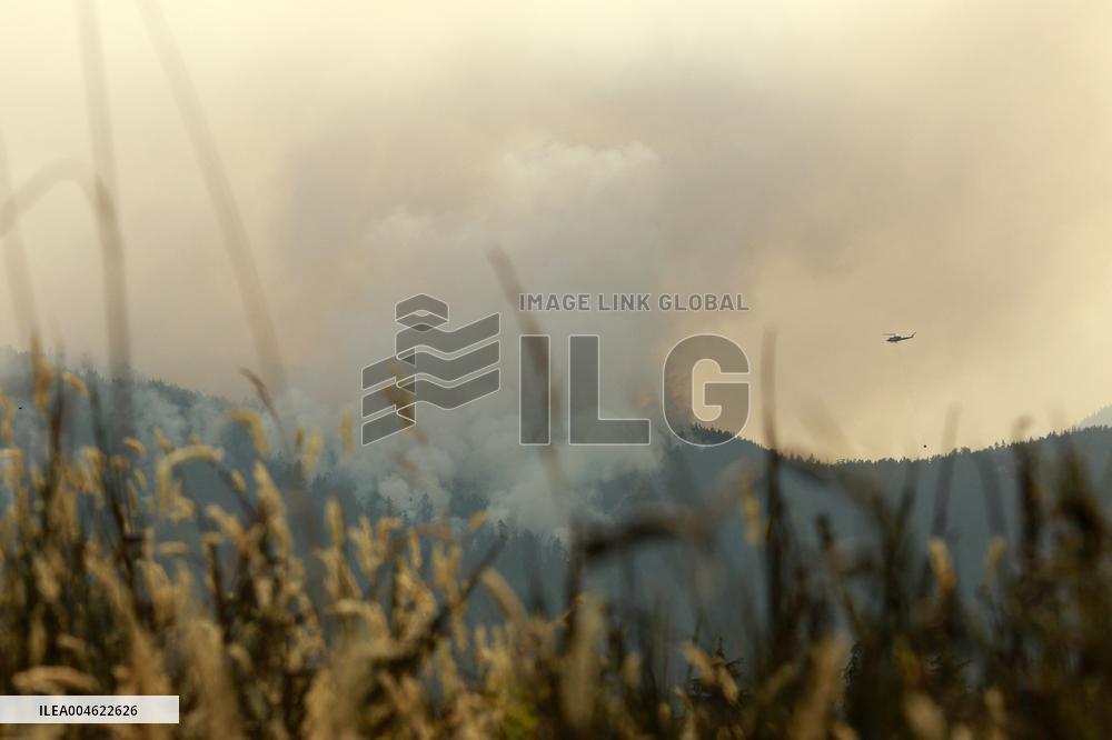 Wildfire on Vancouver Island Continues to Grow - Canada