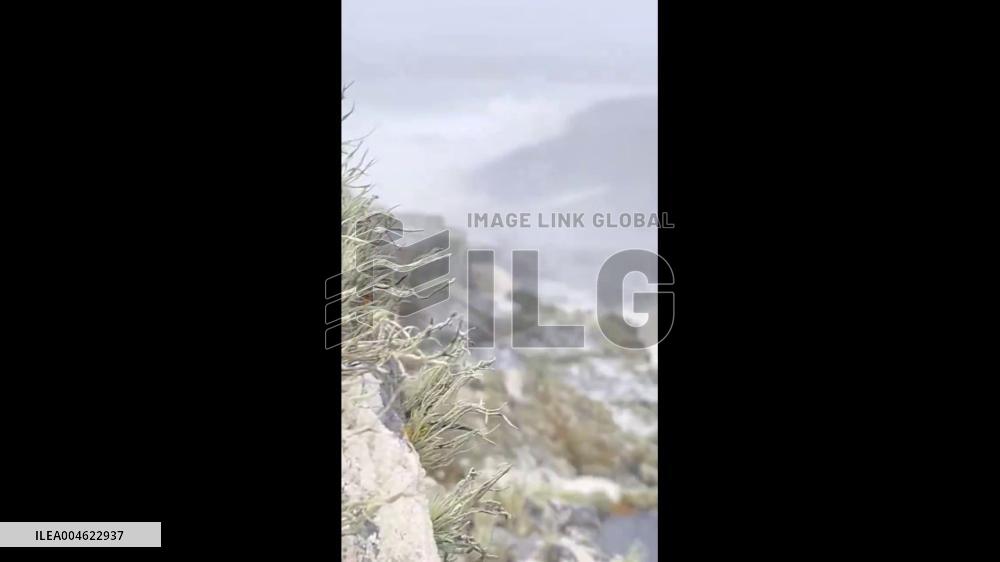 Ireland: Storm Floris Brings Strong Winds and Power Outages