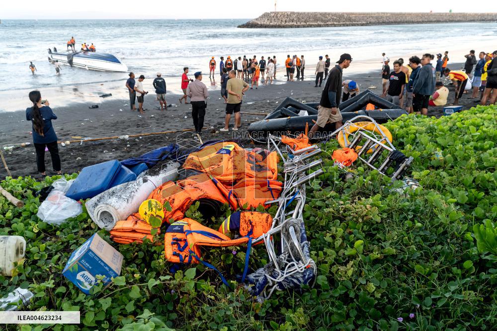 2 Dead And 1 Missing After Fast Boat Sinks Off Bali - Indonesia