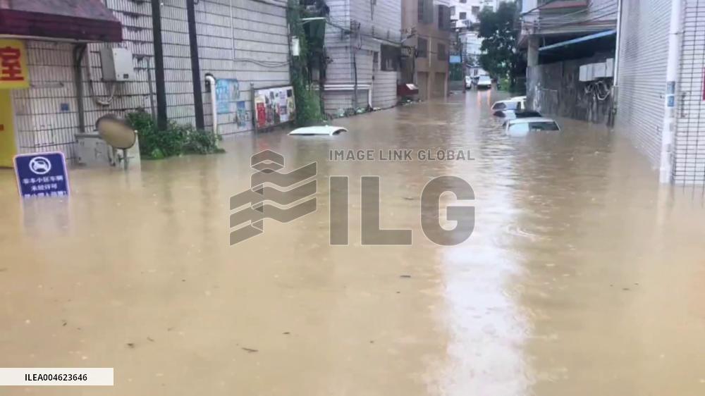 China: Torrential Rains Turn Streets into Rivers in Huizhou, Guangdong