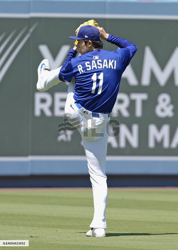 Baseball: Dodgers pitcher Sasaki