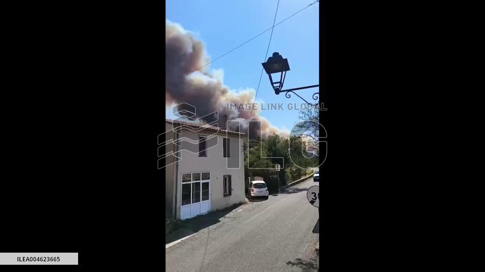 France: Large Wildfire Breaks Out in Aude, Threatens Communities 3