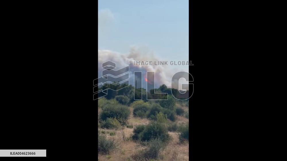 France: Large Wildfire Breaks Out in Aude, Threatens Communities 2