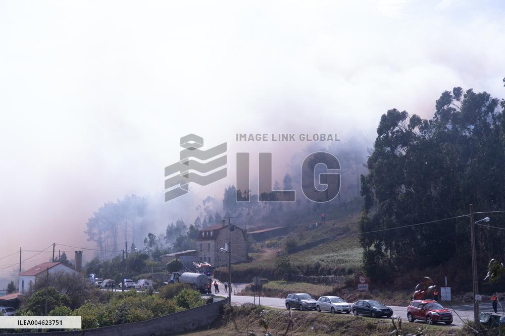 Ponteceso Fire Forces Corme Aldea Evacuations - Spain