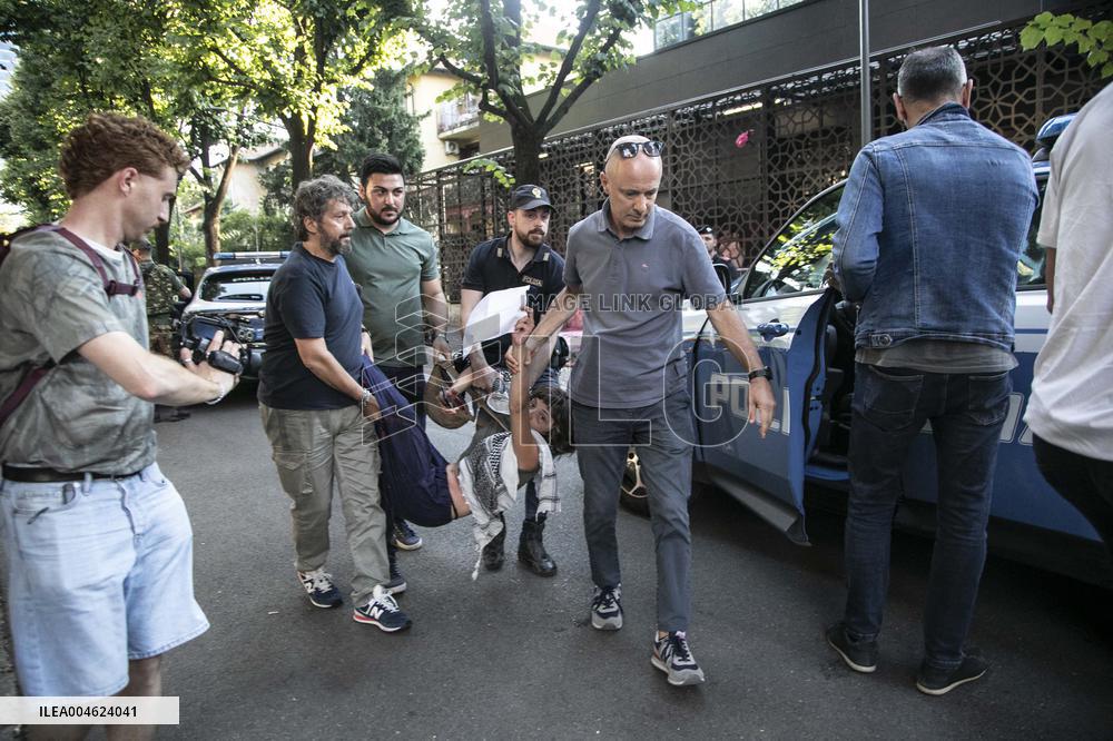 Protest for 'Free Palestine' at Egyptian Consulate - Milan