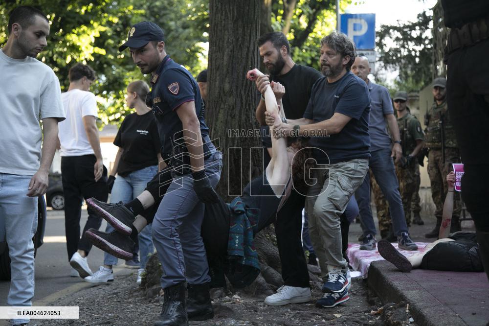 Protest for 'Free Palestine' at Egyptian Consulate - Milan