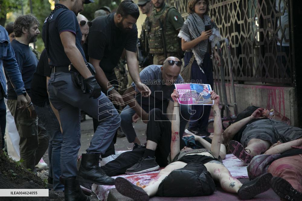Protest for 'Free Palestine' at Egyptian Consulate - Milan