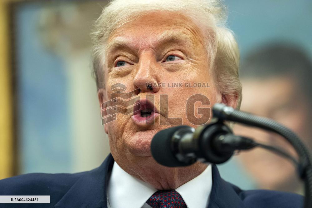 President Trump, Apple CEO Cook Announce Additional $100 Billion Investement in U.S.