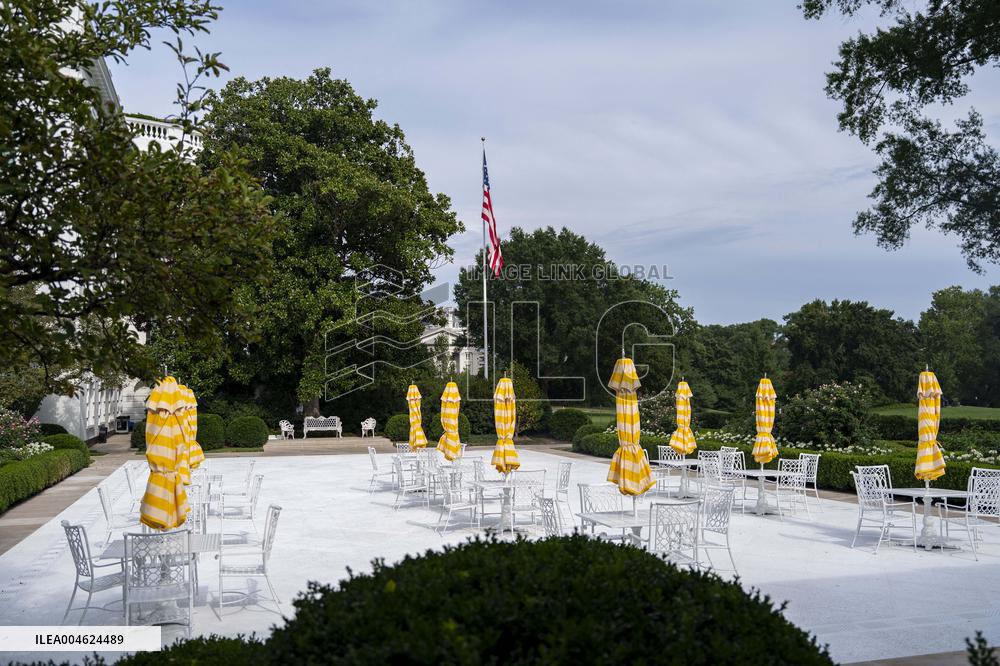 President Trump, Apple CEO Cook Announce Additional $100 Billion Investement in U.S.