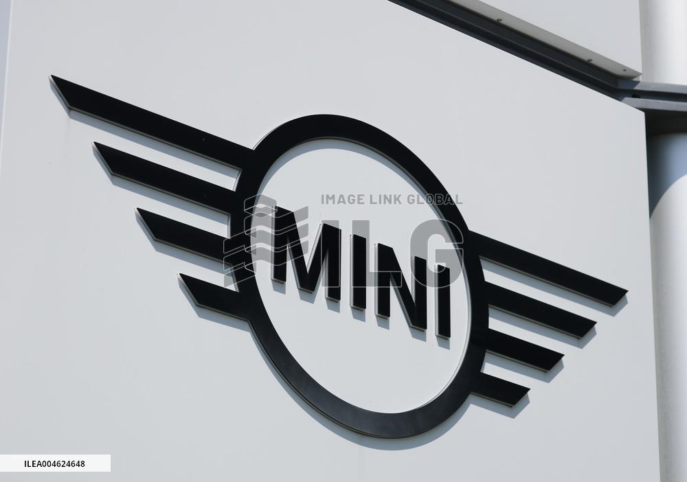 MINIs' signs and logos