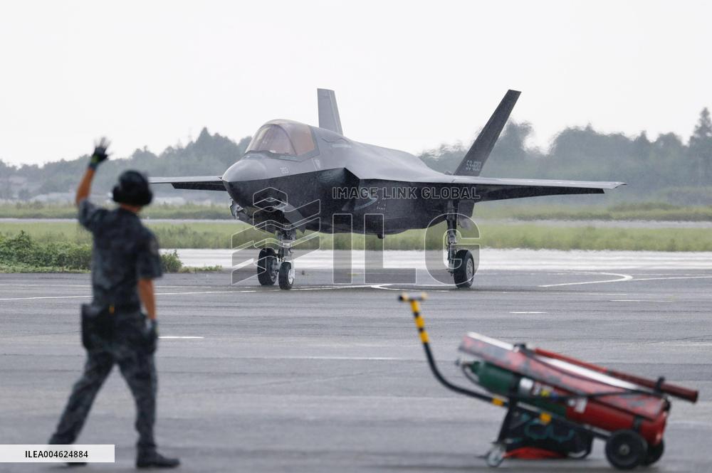 F-35B stealth fighter jet