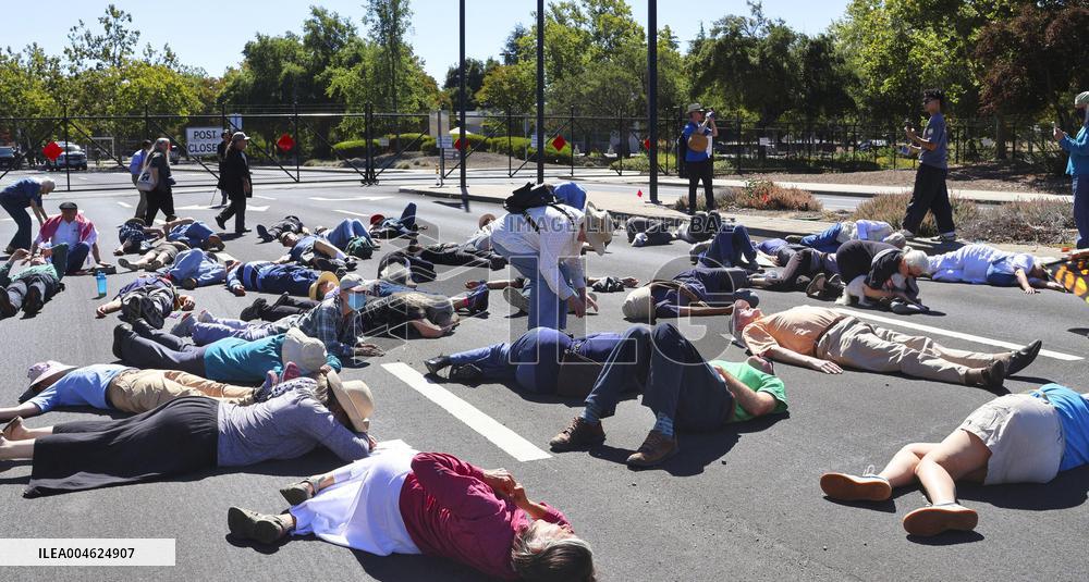 Protest over nuke development in U.S.