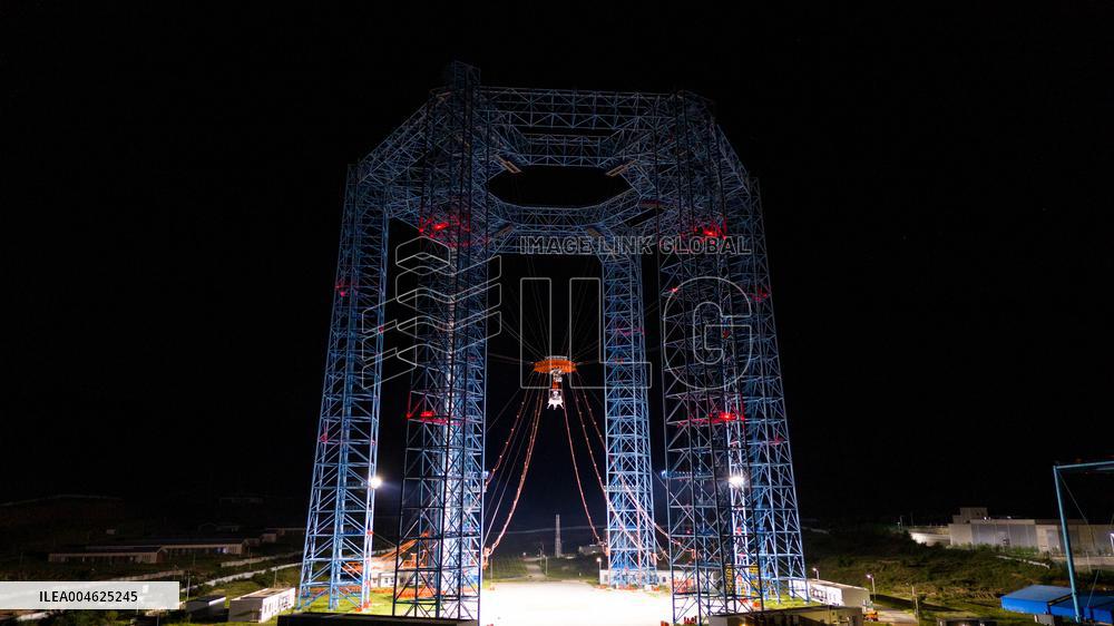 China Completes First Manned Lunar Lander Landing and Takeoff Test