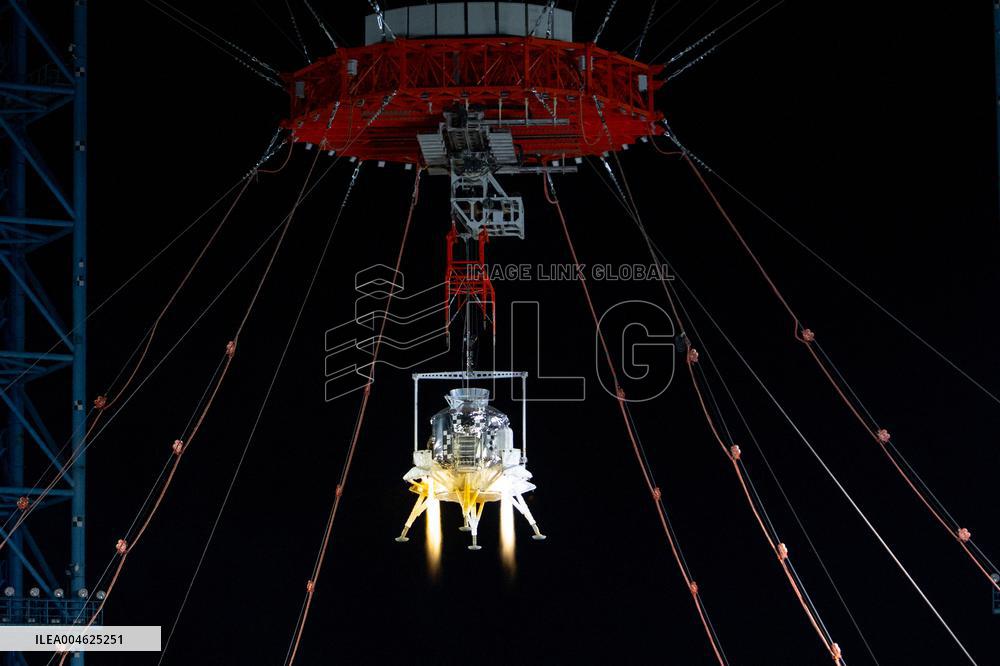 China Completes First Manned Lunar Lander Landing and Takeoff Test