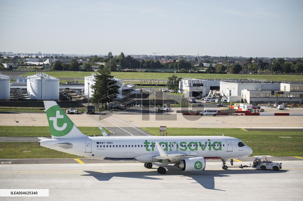 Illustration - Paris Orly Airport