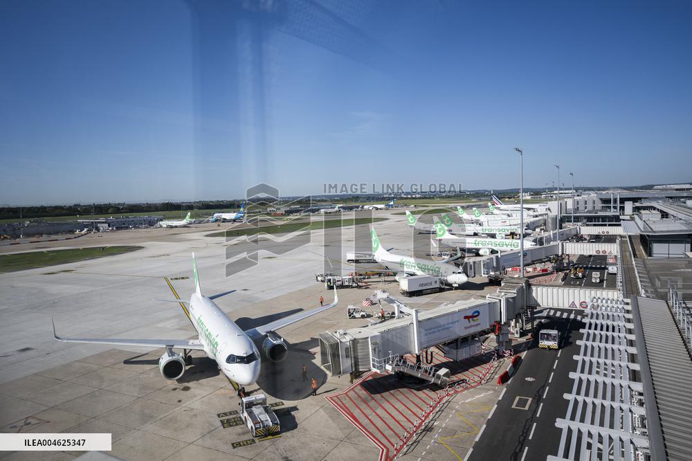 Illustration - Paris Orly Airport