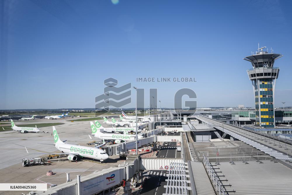 Illustration - Paris Orly Airport