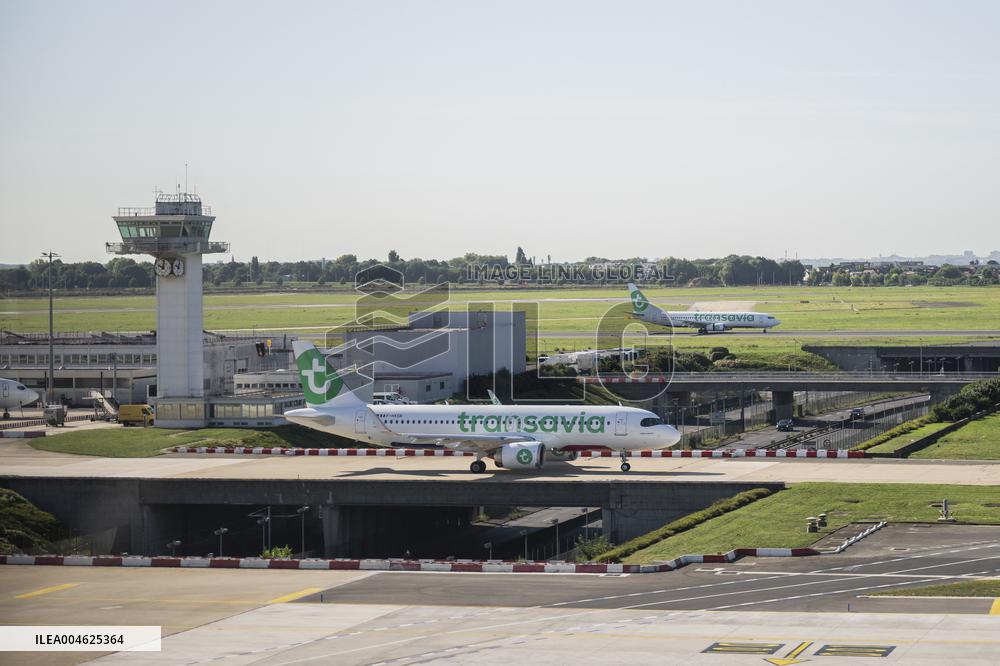 Illustration - Paris Orly Airport