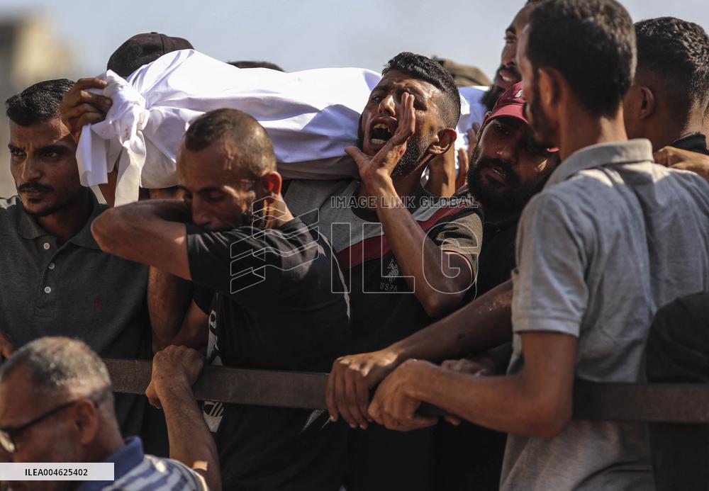 27 Killed in Israeli Attacks and 20 Others in A Food Truck Accident - Gaza