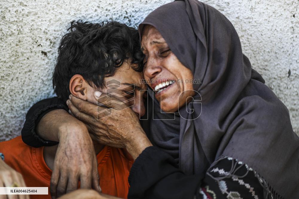 27 Killed in Israeli Attacks and 20 Others in A Food Truck Accident - Gaza