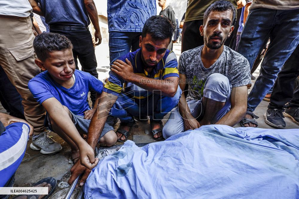 27 Killed in Israeli Attacks and 20 Others in A Food Truck Accident - Gaza