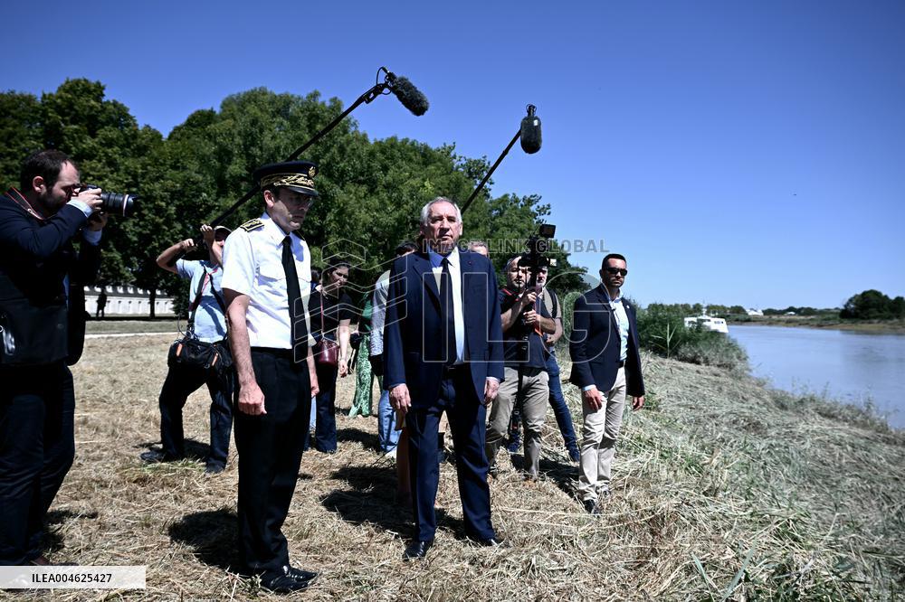 PM Bayrou on visit in Rochefort - Bela