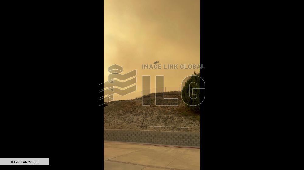 US: Canyon Fire Grows Rapidly, Prompts Evacuation in Ventura County, California 4