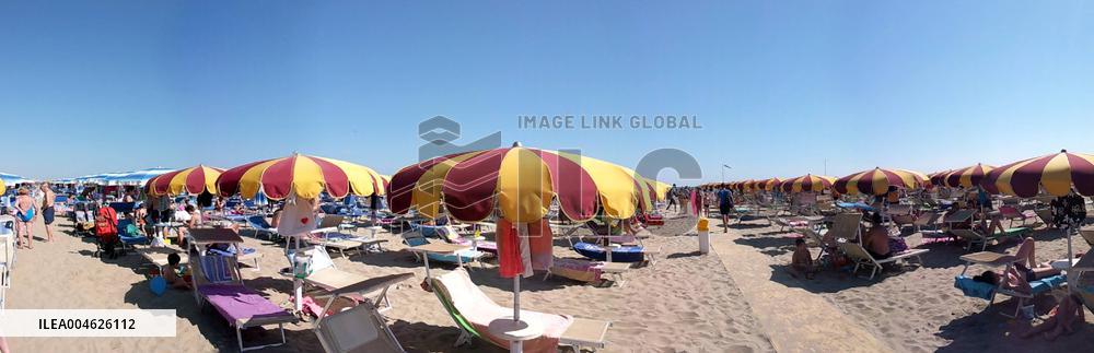 Illustration - Tirrenia Beach Resorts - Rimini