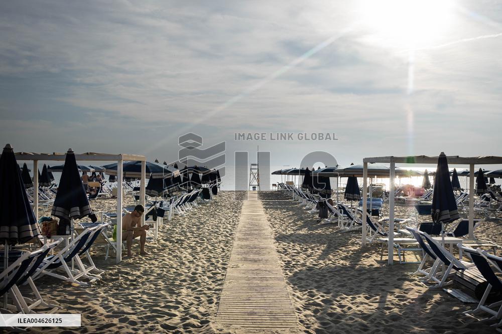 Illustration - Tirrenia Beach Resorts - Rimini