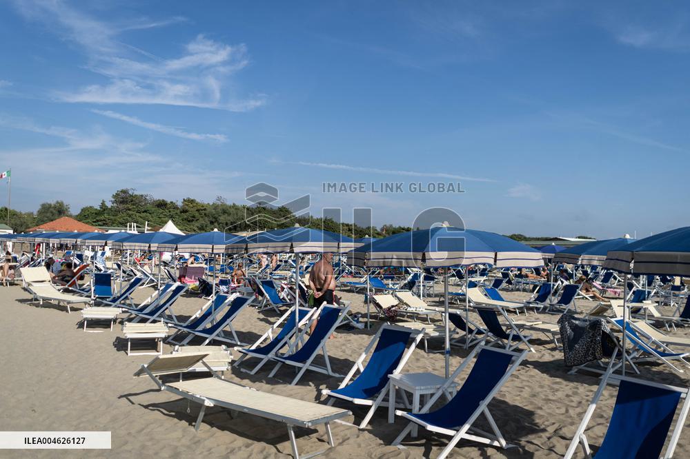 Illustration - Tirrenia Beach Resorts - Rimini