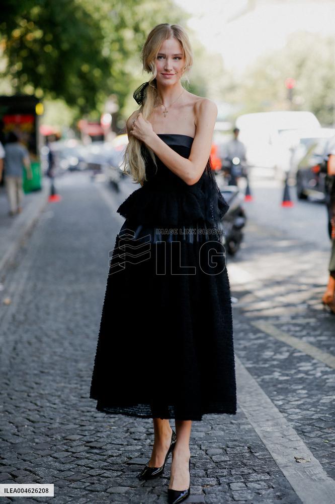 PFW - Viktor And Rolf Street Style