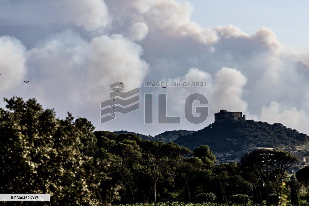 Forest Fire Burns 13000 Hectares - France