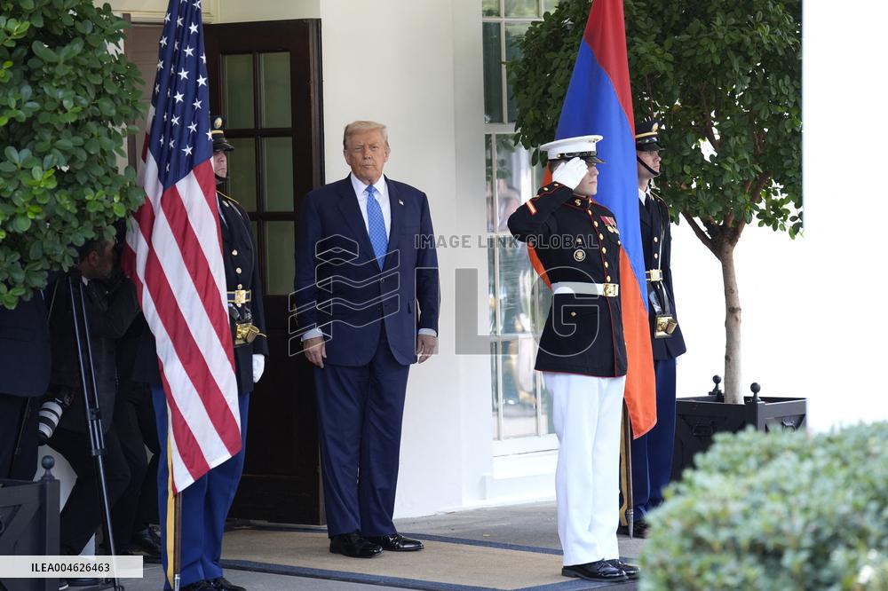 Donald Trump greets Armenian and Azerbaijan leaders - Washington