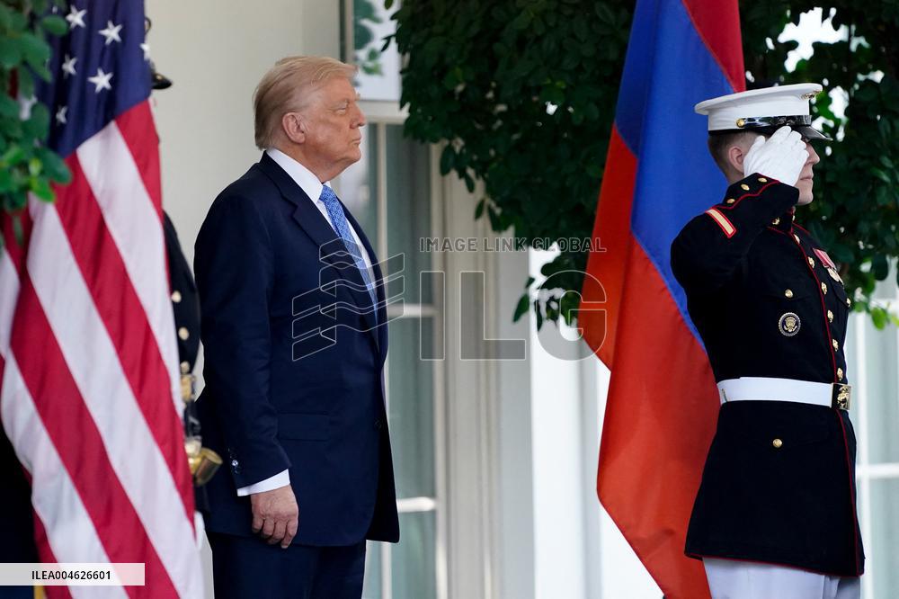 Donald Trump Greets Nikol Pashinyan - Washington