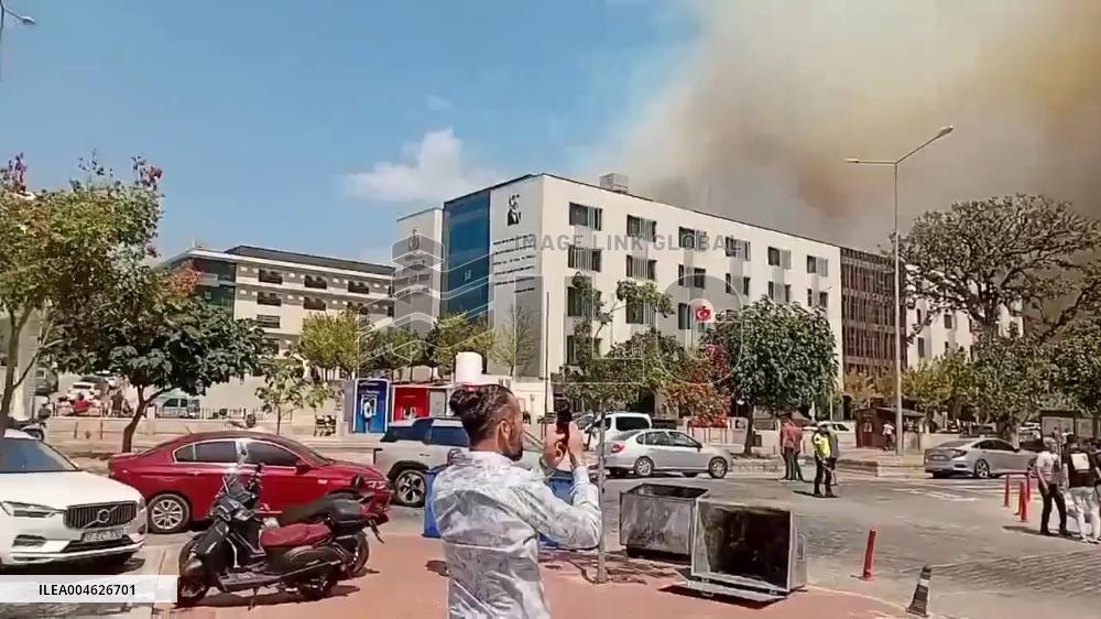 Turkey: Çanakkale Wildfire Prompts Mass Evacuations, Airport Closure