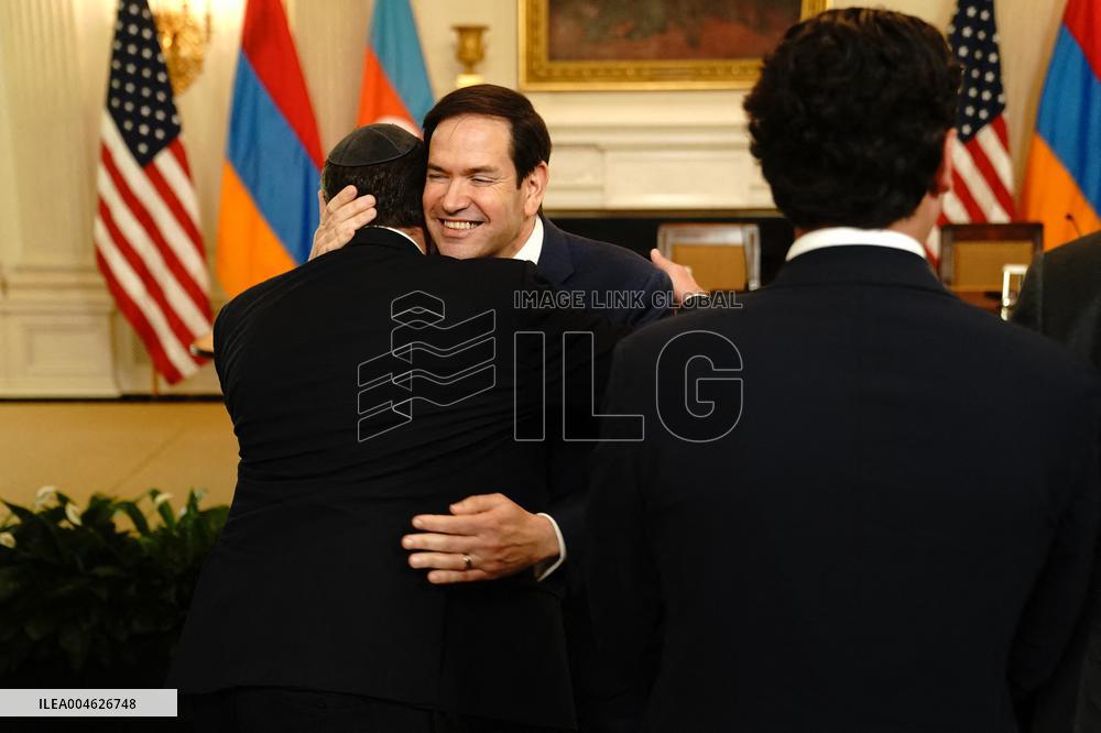 Donald Trump Meets Armenian And Azerbaijan Leaders - Washington