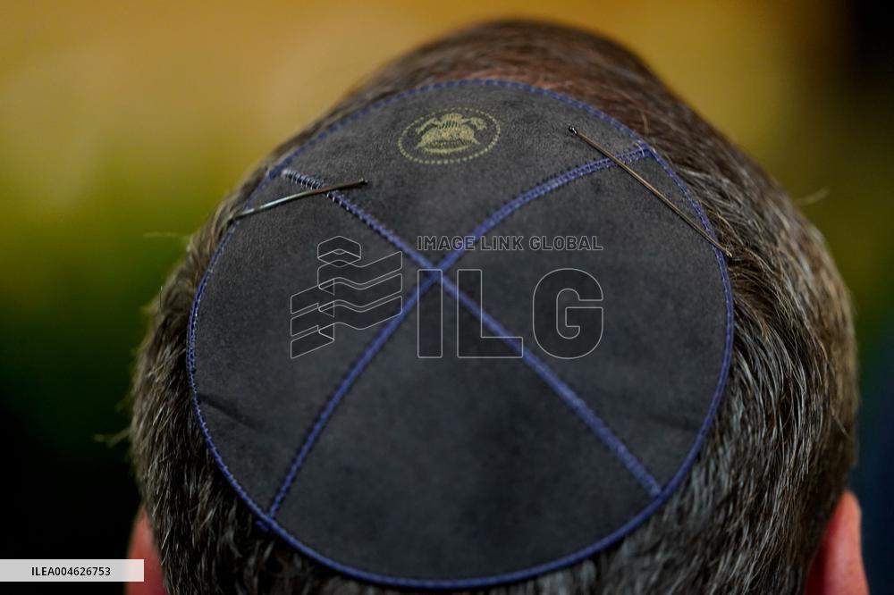 Donald Trump Meets Armenian And Azerbaijan Leaders - Washington