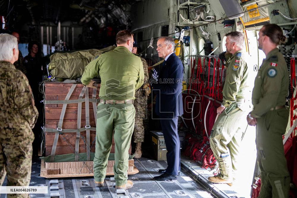 PM Mark Carney Visits Canadian Forces Base - Canada