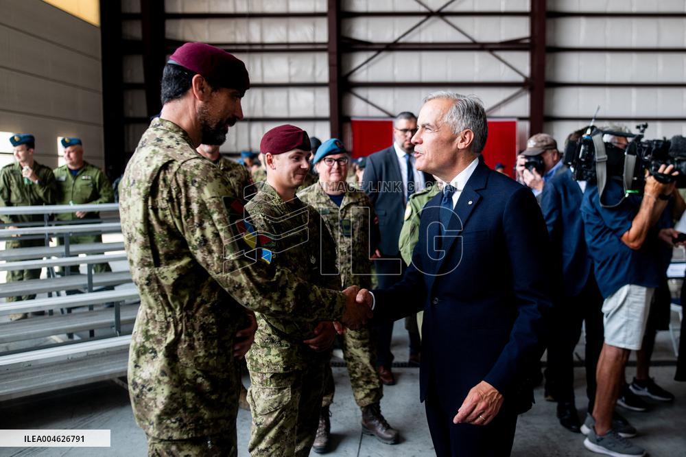 PM Mark Carney Visits Canadian Forces Base - Canada