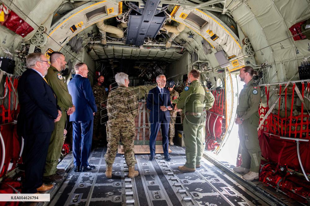 PM Mark Carney Visits Canadian Forces Base - Canada
