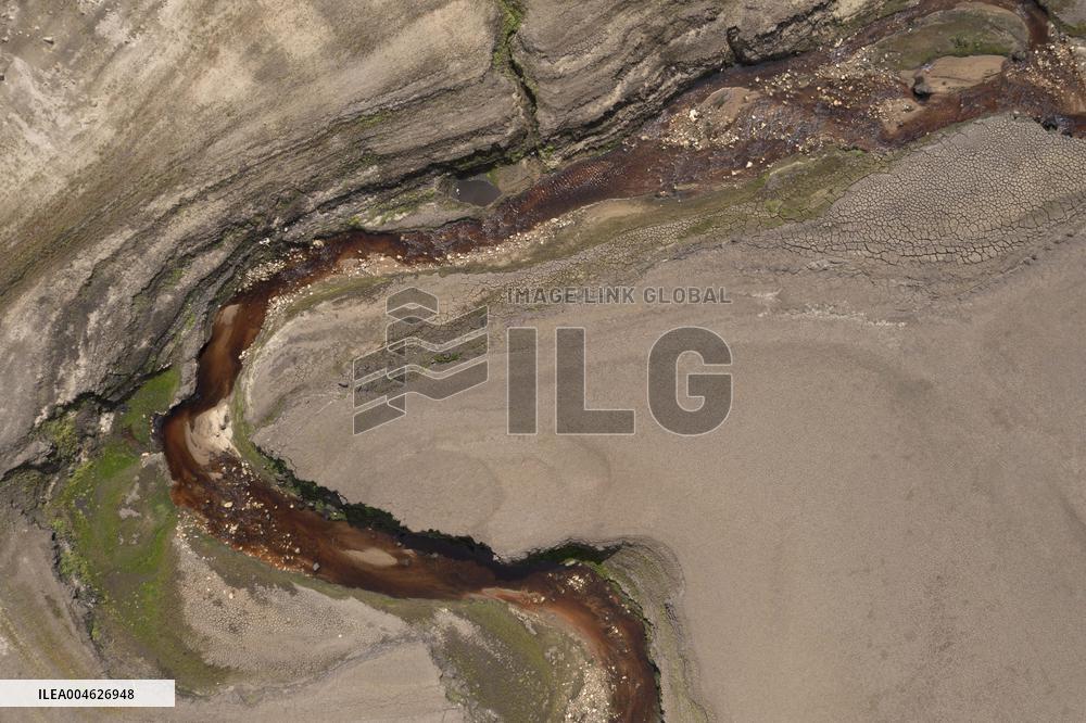 Drought Reservoirs Low Water Levels - UK