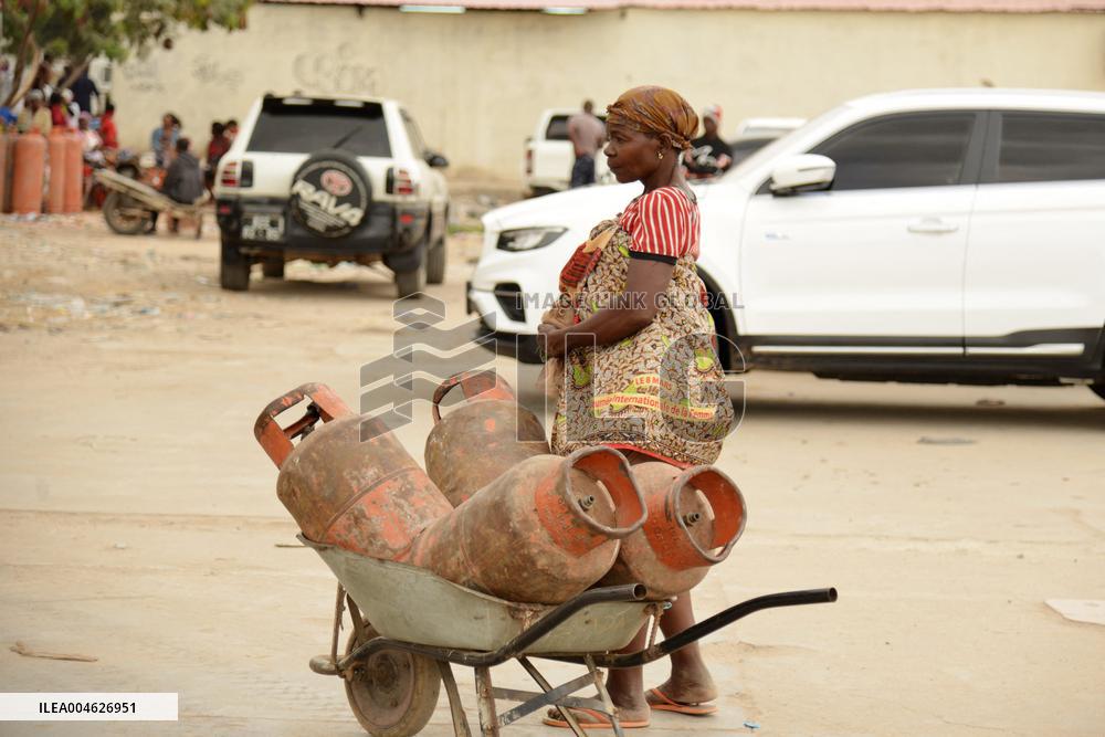 Gas Shortage In Luanda - Angola