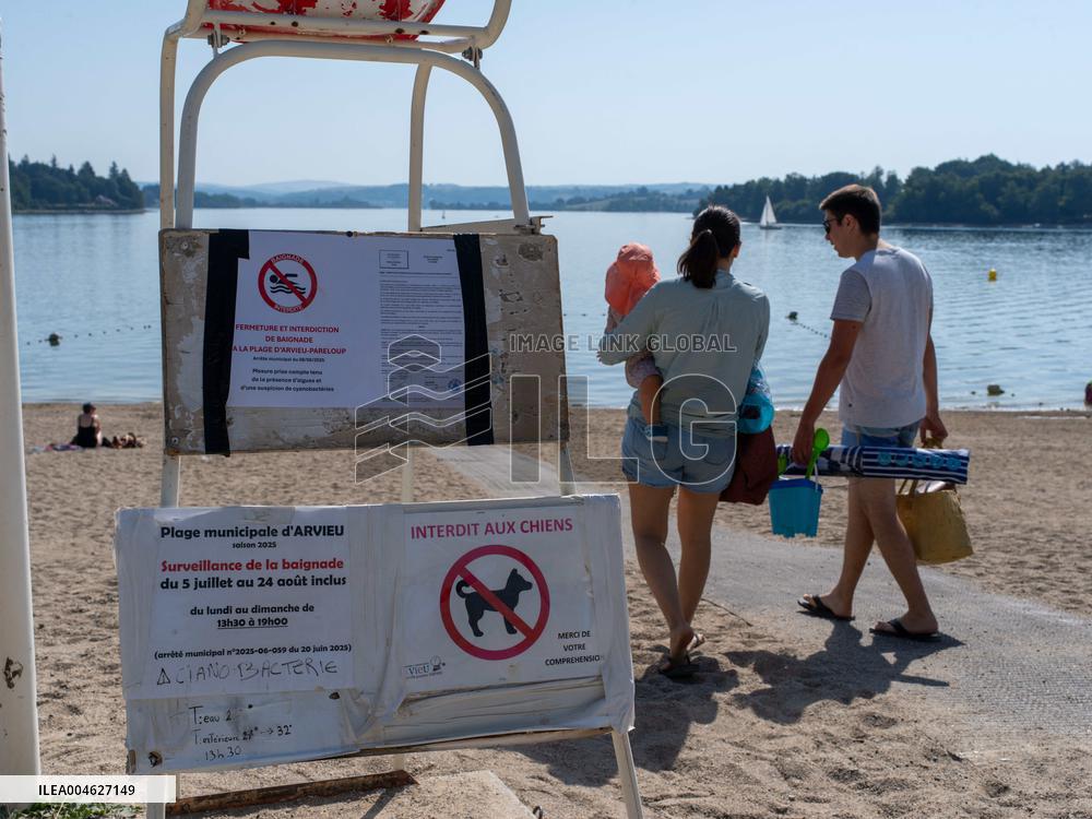 Cyanobacteria Suspected At The Lac de Pareloup - Aveyron
