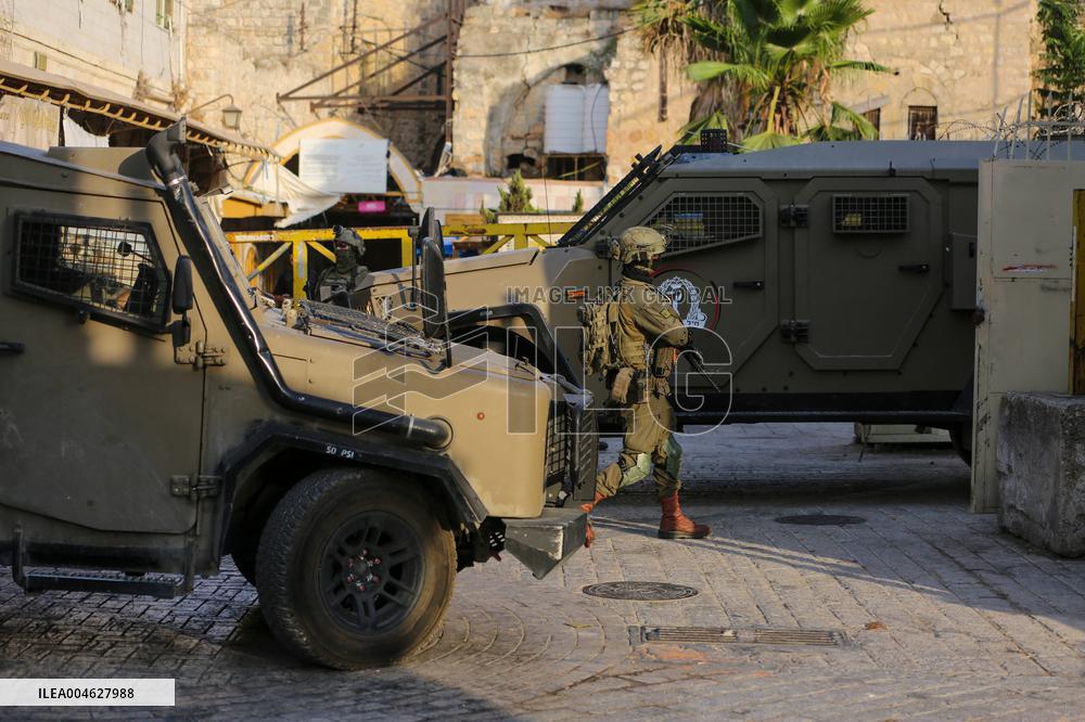 Israeli Settlers in Hebron Old City - West Bank