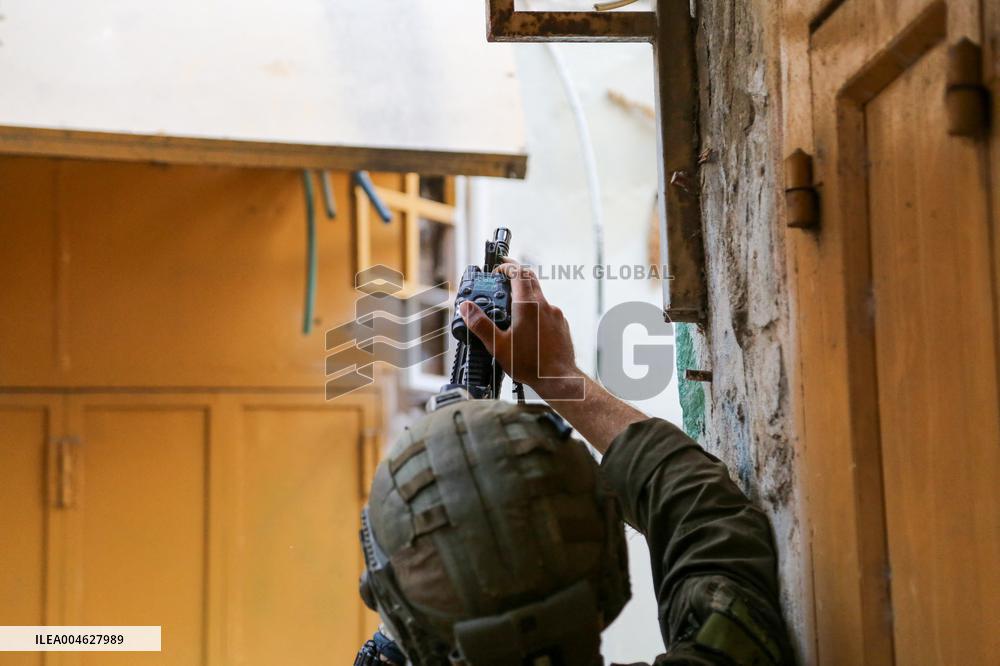 Israeli Settlers in Hebron Old City - West Bank