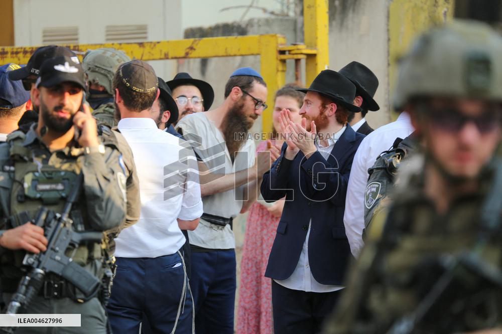 Israeli Settlers in Hebron Old City - West Bank