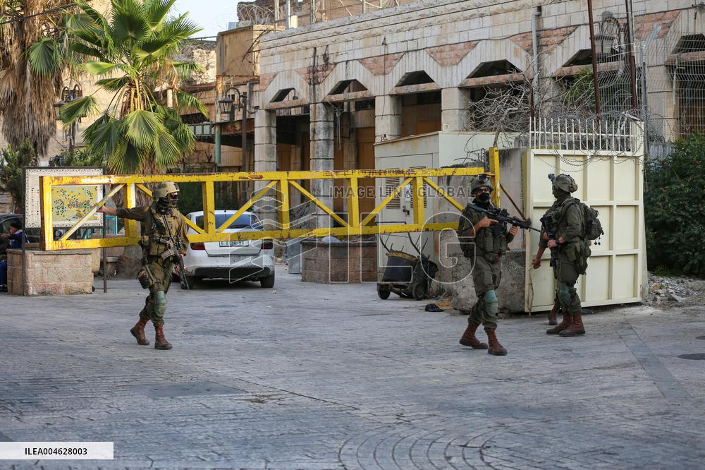 Israeli Settlers in Hebron Old City - West Bank
